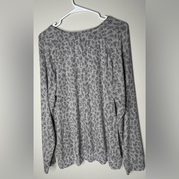 Women's Buffalo David Bitton long sleeve Leopard Print Sweater Stretchy size XL - Picture 3 of 3
